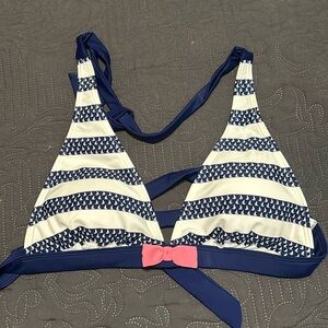 New never worn bikini top